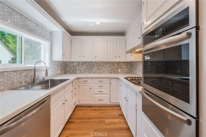 1305 Oak Avenue, Manhattan Beach, California 90266
