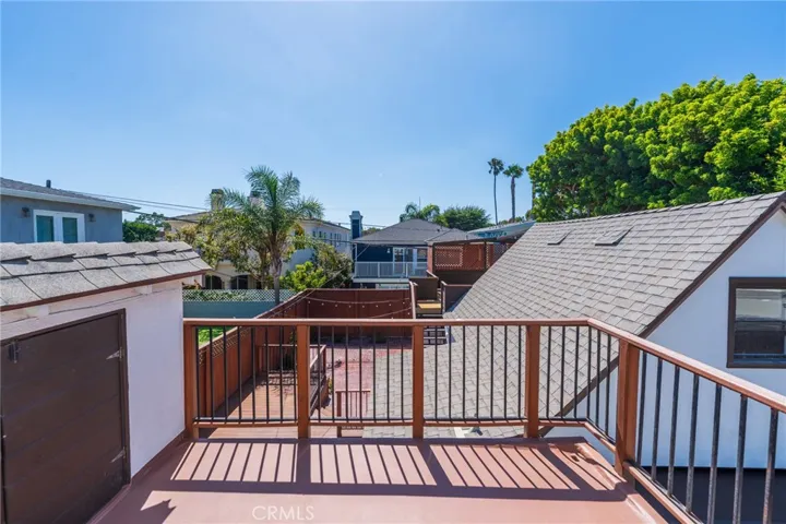 1305 Oak Avenue, Manhattan Beach, California 90266