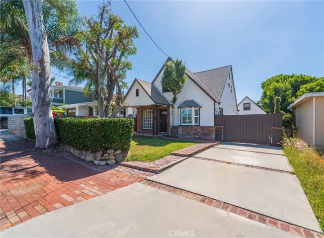 1305 Oak Avenue, Manhattan Beach, California 90266