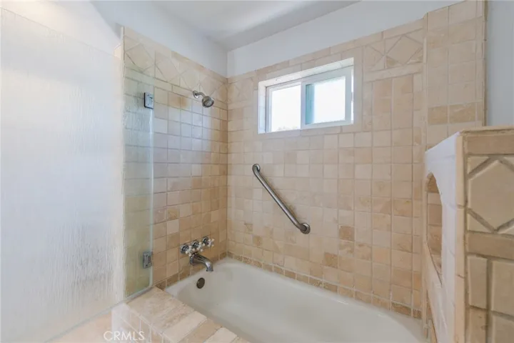 1305 Oak Avenue, Manhattan Beach, California 90266