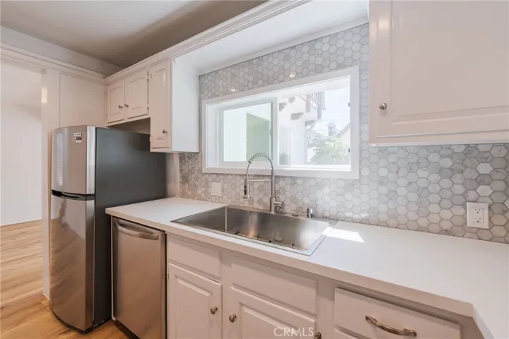 1305 Oak Avenue, Manhattan Beach, California 90266