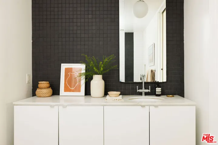 1010 Sycamore Avenue 101, South Pasadena, California 91030