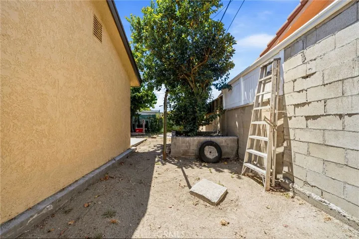 Side yards.