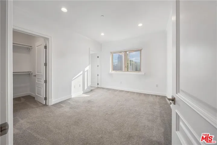 918 S Wooster Street 2, Los Angeles, California 90035