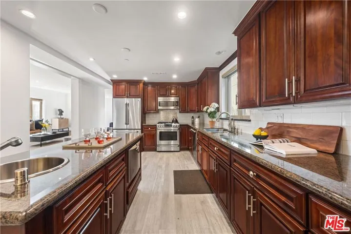 918 S Wooster Street 2, Los Angeles, California 90035