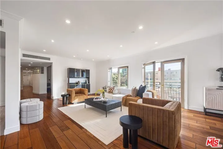 918 S Wooster Street 2, Los Angeles, California 90035