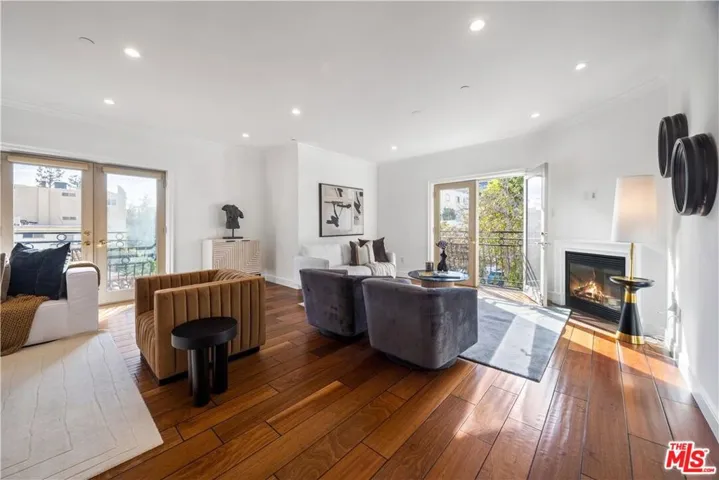 918 S Wooster Street 2, Los Angeles, California 90035