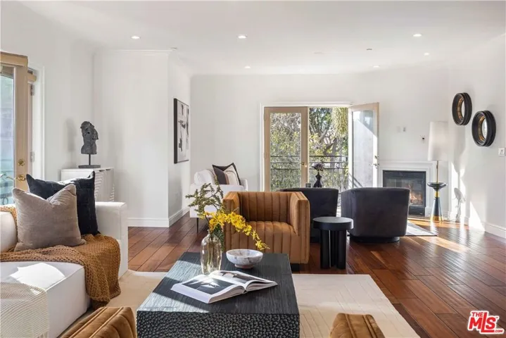 918 S Wooster Street 2, Los Angeles, California 90035