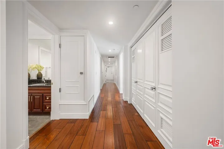 918 S Wooster Street 2, Los Angeles, California 90035