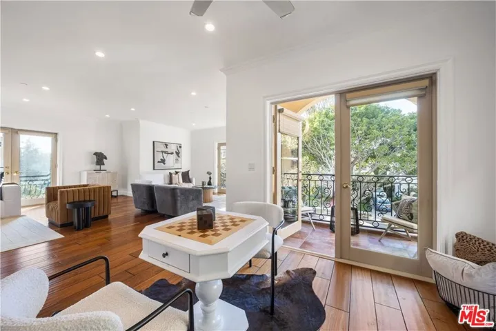 918 S Wooster Street 2, Los Angeles, California 90035