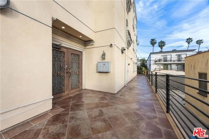 918 S Wooster Street 2, Los Angeles, California 90035
