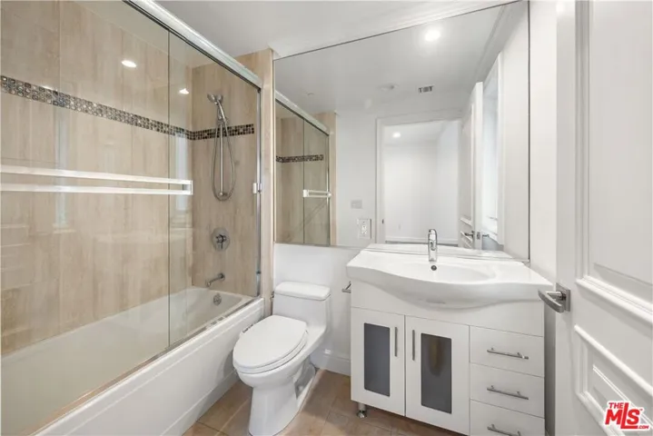 918 S Wooster Street 2, Los Angeles, California 90035