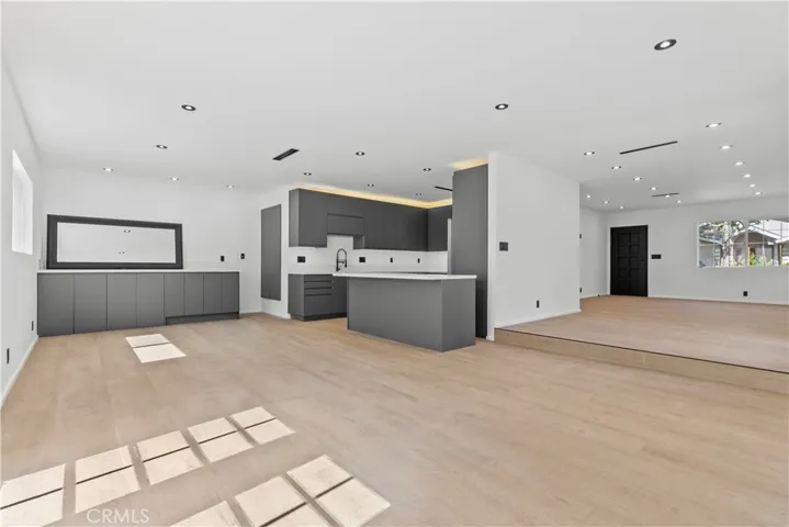 536 Hampton Road, Burbank, California 91504
