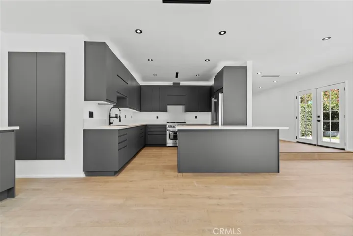 536 Hampton Road, Burbank, California 91504