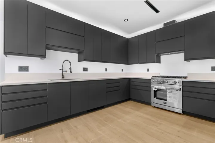 536 Hampton Road, Burbank, California 91504