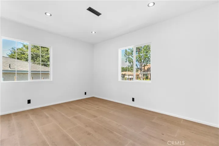 536 Hampton Road, Burbank, California 91504