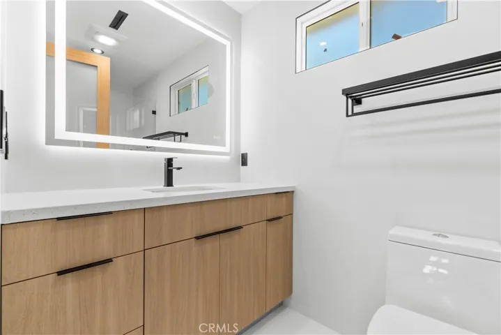 536 Hampton Road, Burbank, California 91504