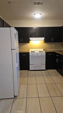 812 E 76th, Los Angeles, California 90001