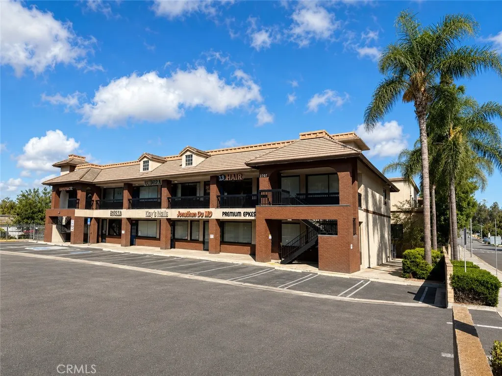 2707 S Diamond Bar Blvd