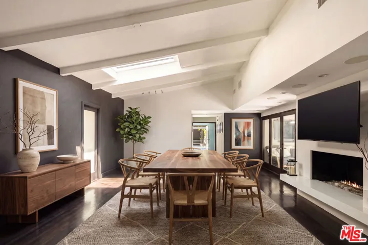 1646 San Ysidro Drive, Beverly Hills, California 90210