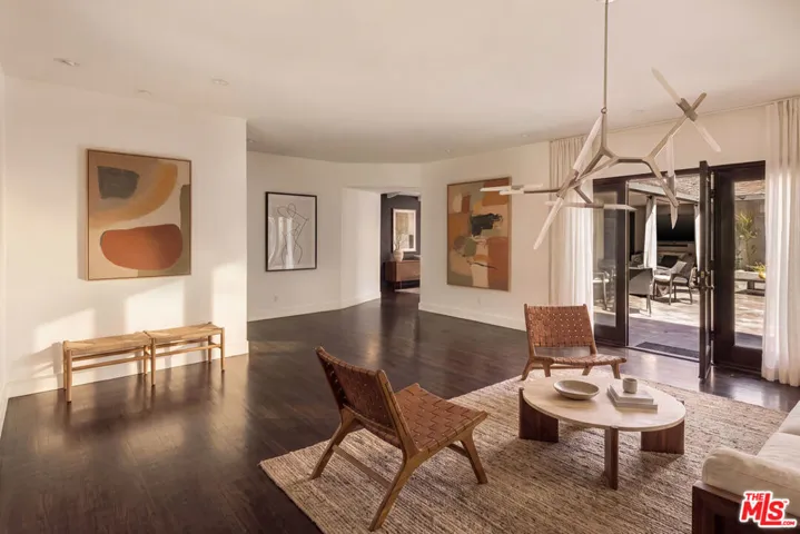 1646 San Ysidro Drive, Beverly Hills, California 90210
