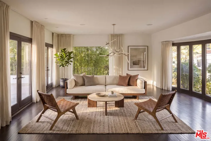 1646 San Ysidro Drive, Beverly Hills, California 90210