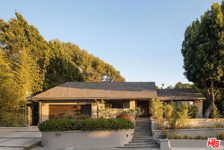 1646 San Ysidro Drive, Beverly Hills, California 90210