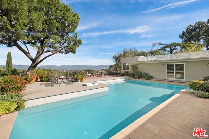 3300 Red Rose Drive, Los Angeles, California 91436