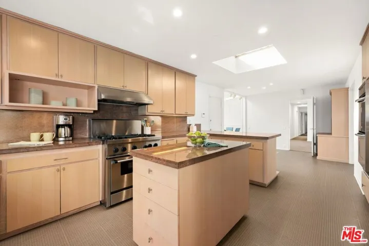 3300 Red Rose Drive, Los Angeles, California 91436
