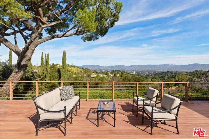 3300 Red Rose Drive, Los Angeles, California 91436