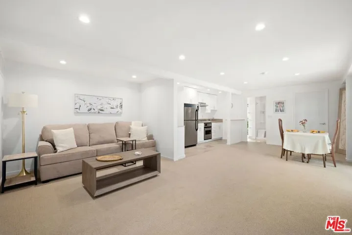 3300 Red Rose Drive, Los Angeles, California 91436