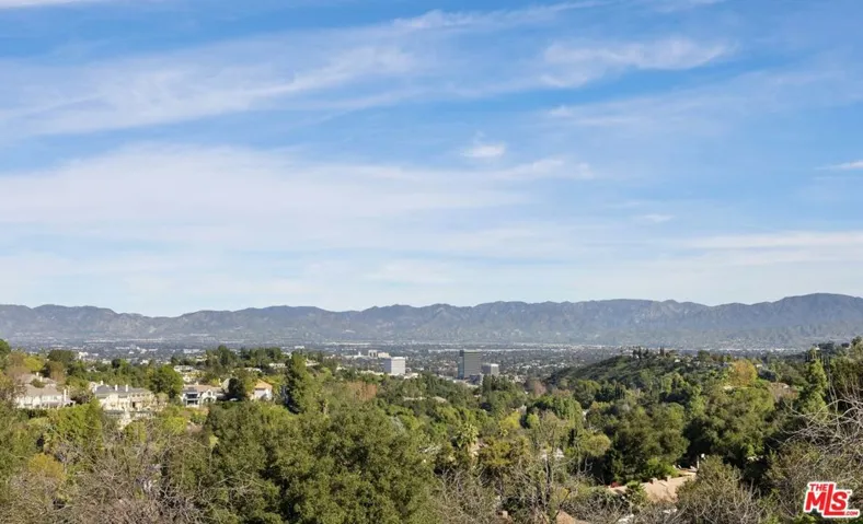 3300 Red Rose Drive, Los Angeles, California 91436