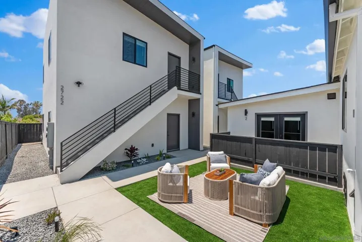 2722 Nye Street, San Diego, California 92111