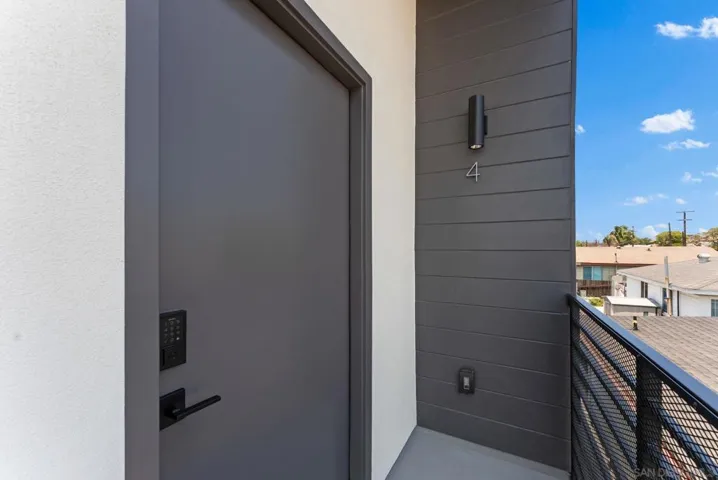 2722 Nye Street, San Diego, California 92111