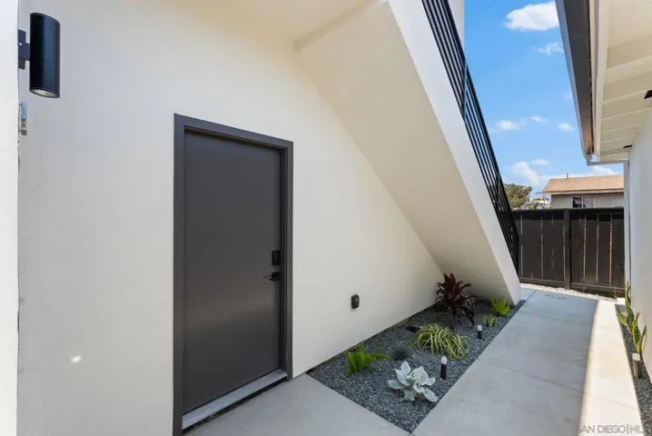 2722 Nye Street, San Diego, California 92111
