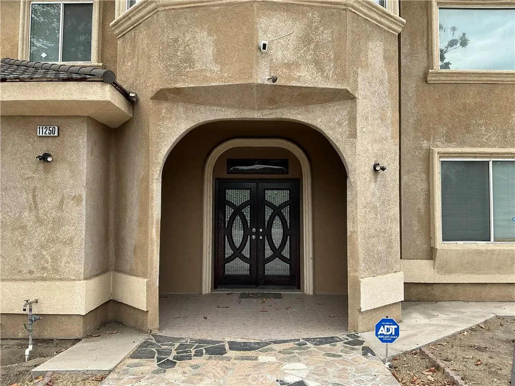 11250 Cypress, Fontana, California 92337 — photo 4