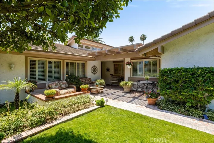 740 Via Zapata, Riverside, California 92507