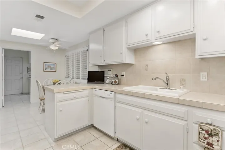 740 Via Zapata, Riverside, California 92507