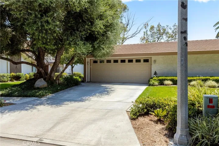 740 Via Zapata, Riverside, California 92507