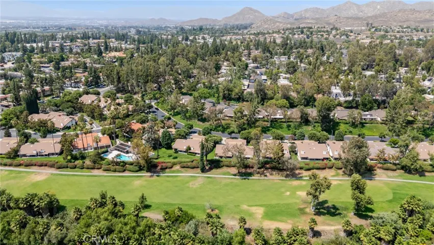 740 Via Zapata, Riverside, California 92507
