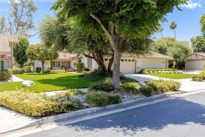 740 Via Zapata, Riverside, California 92507