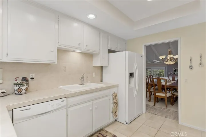 740 Via Zapata, Riverside, California 92507