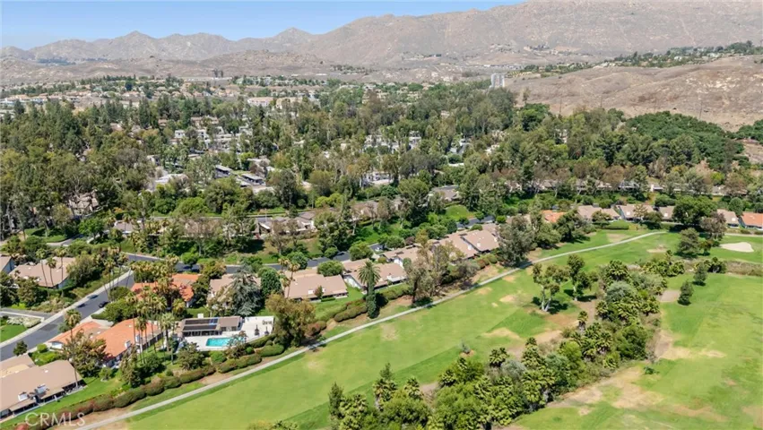 740 Via Zapata, Riverside, California 92507