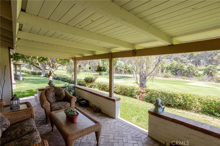 740 Via Zapata, Riverside, California 92507