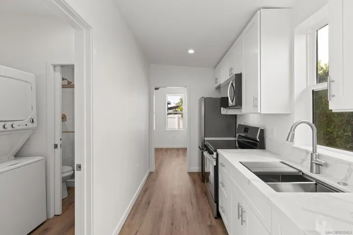 3475 77 Argyle Street, San Diego, California 92111