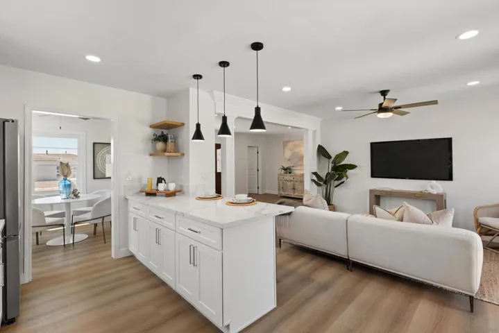 3475 77 Argyle Street, San Diego, California 92111