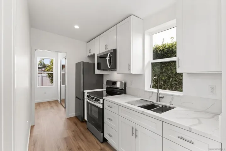 3475 77 Argyle Street, San Diego, California 92111