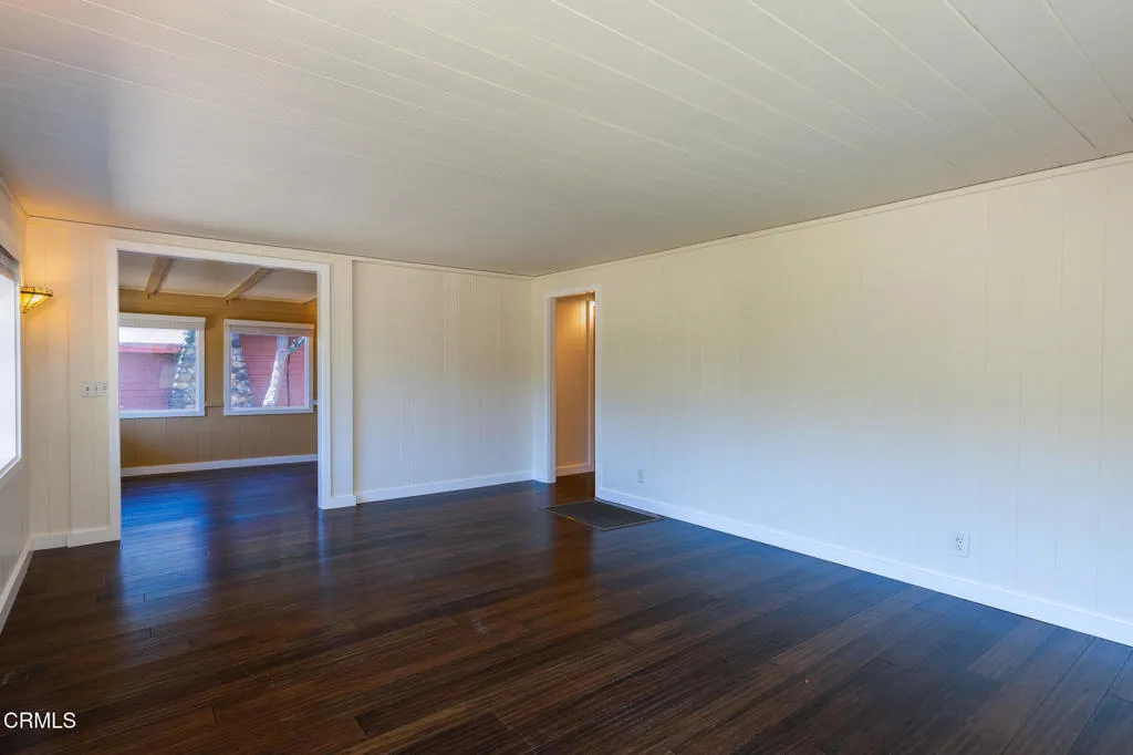 8111 Santa Ana Rd-5
