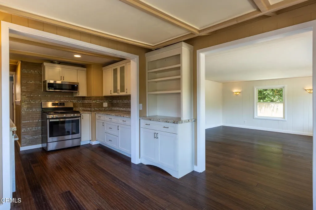 8111 Santa Ana Rd-3