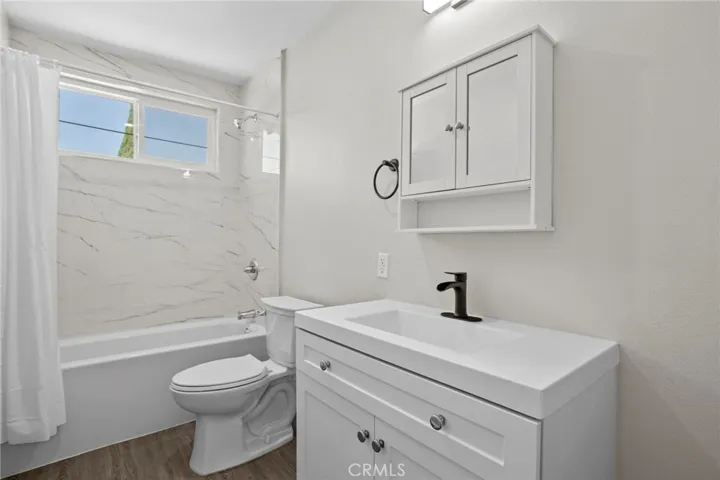 1329 W 88th, Los Angeles, California 90044